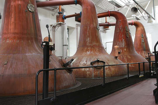 Alambic pour distillation a la vapeur d'eau - eau florale - huille essentielle - hydrolat