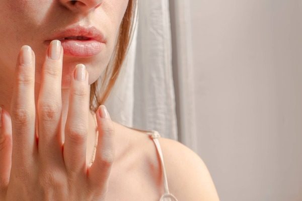 Application baume à lèvres vegan zero dechet
