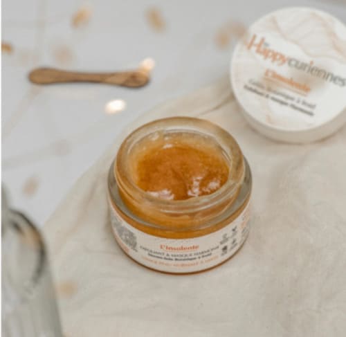 Puis-je utiliser un gommage pour ma peau grasse ?